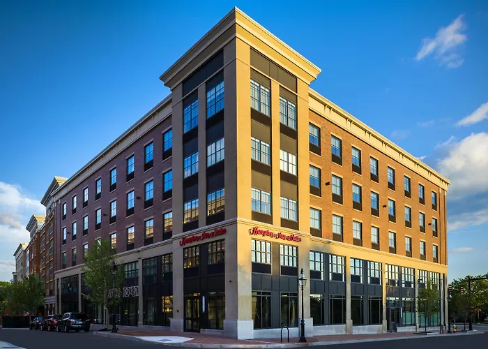 Hampton Inn & Suites Portsmouth Downtown